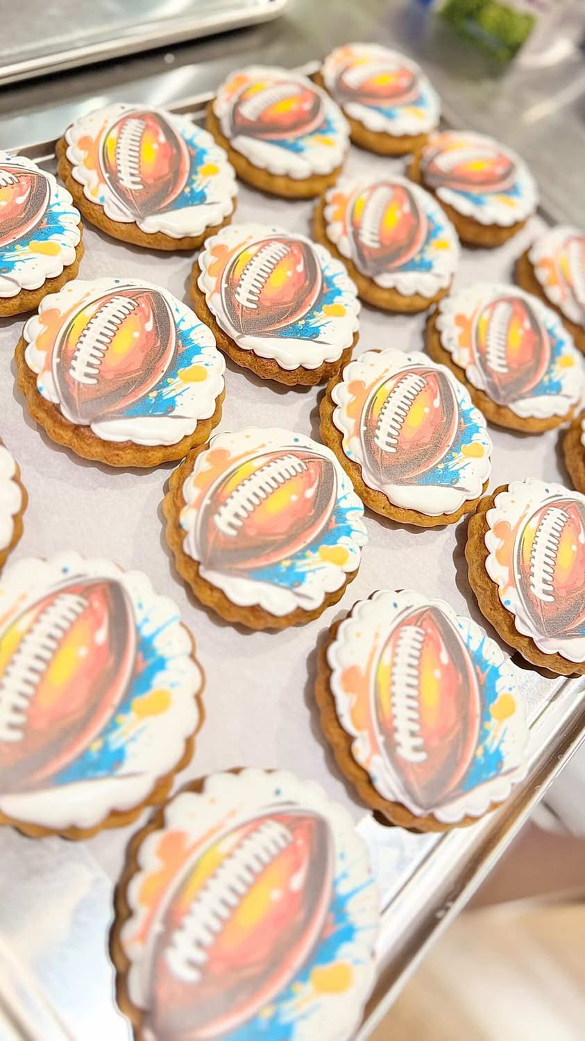 TEST sample: scalloped printed cookies with American football design